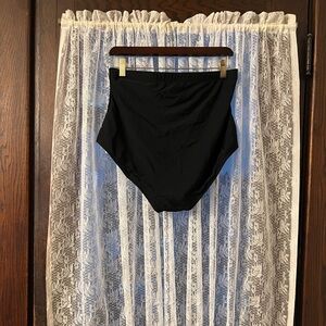 Upopby, Black Swim Pants with Sleek Design,XXL, NWT